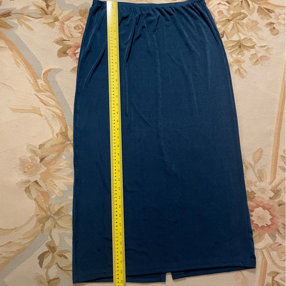 Large teal knit skirt - Picture 2 of 4